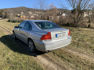 VOLVO S60 2.4 D5 Momentum