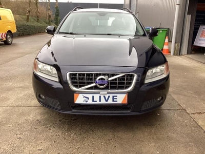 VOLVO V70 2.0 D Summum Végig vezetett szervizkönyv - Garancia - Sérülésmentes - Navigáció