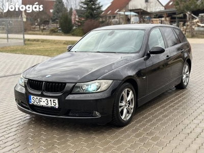 BMW 320d Touring (Automata) Szervízkönyv - Való...