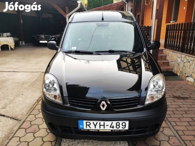 Renault Kangoo Benzines 5-ajtós, 5-személyes Gyári fényezésű eladó!