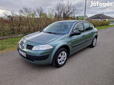 Renault Megane Limousine 1.4 16v nagyon szép állapotban eladó!