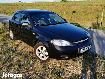 Eladó chevrolet lacetti 1.4-es benzines motorral!