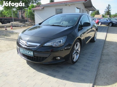 Opel Astra J GTC 1.6 T Sport / BI-Xenon / Navi...