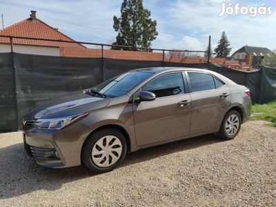 Toyota Corolla Sedan