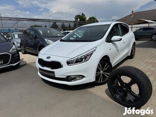 KIA CEE'D 1.4 Cvvt FIFA Prémium 81000Km!Navigác...