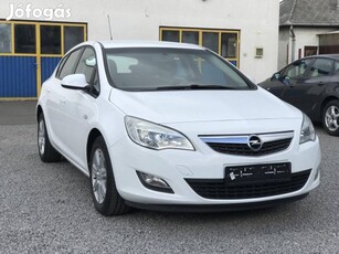 Opel Astra J 1.6 Enjoy ++124eKM++Szervízkönyv++...