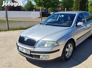 Skoda Octavia 1.6 Elegance Megkímélt! Digit klí...