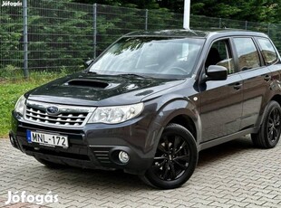 Subaru Forester 2.0 D Active (EU5)