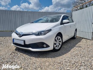 Toyota Auris 1.6 D-4D Active Trend+ Vonóhorog!...