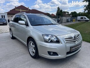 Toyota Avensis Wagon 1.8 Sol Plus // Facelift /...