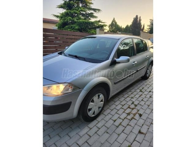 RENAULT MEGANE Limousine 1.6 Privilege