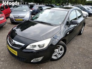 Opel Astra J 1.6 Sport 141ekm!Tempomat!Parkrada...