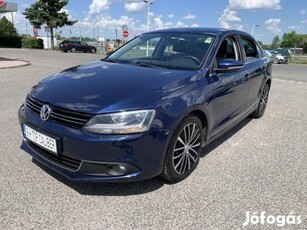 Volkswagen Jetta 2.0 CR TDI Highline navi.digit...