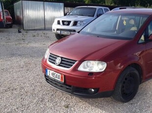 Volkswagen Touran 2.0 PD TDI Highline DSG