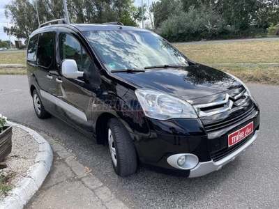 CITROEN BERLINGO 1.6 VTi Multispace KM. GARANCIA! 1 TULAJ! ÜVEGTETŐ! V.HOROG! TETŐKLÍMA! TEMPOMAT! LIMITÁLT KIADÁS!