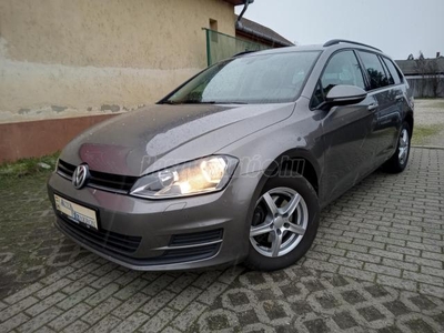 VOLKSWAGEN GOLF VII Variant 1.6 TDI BMT Comfortline / Szervízkönyv /