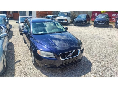 VOLVO V70 2.4 D Momentum Geartronic