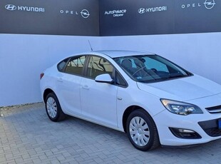 Opel Astra J Sedan 1.6 Selection magyarországi...