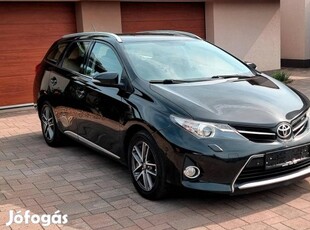 Toyota Auris Touring Sports 1.6 Limited Navi Ül...