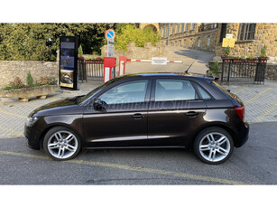 AUDI A1 Sportback 1.6 TDI DPF Ambition S-tronic S-line