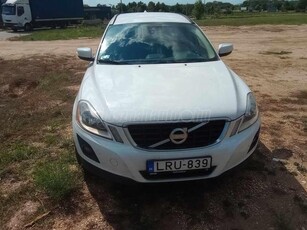 VOLVO XC60 2.4 D [D3] Summum Geartronic AWD 2.4