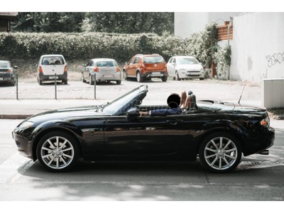 MAZDA MX-5 2.0i 16V Revolution