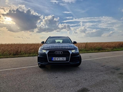 AUDI Q3 2.0 TDi Basis