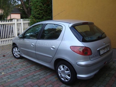 PEUGEOT 206 1.4 Look