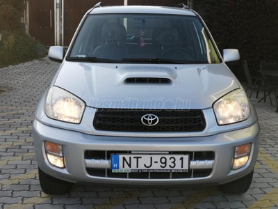 TOYOTA RAV 4 2.0D-4D 4x4 -FŰTHETŐ BŐR!-1.5-s VONÓHOROG!