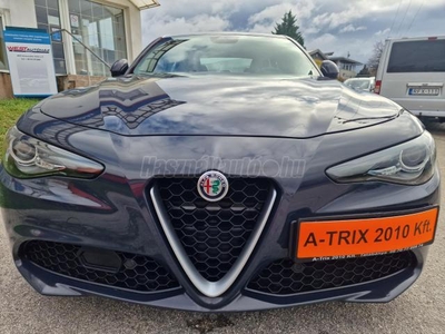 ALFA ROMEO GIULIA 2.2 D Super 10.-Bi-XENON-126.890Km-8.8 NAVI-18 ALU-FÉLBŐR-SZERVÍZKÖNYV :-)