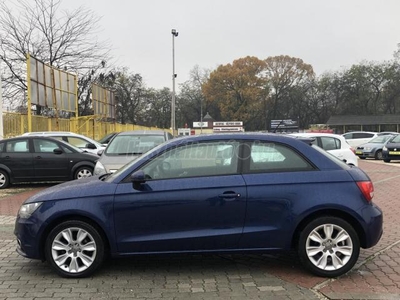 AUDI A1 1.6 TDI DPF Attraction S-tronic