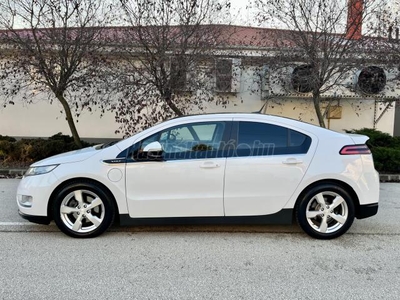 CHEVROLET VOLT (Automata) BICOLOR FŰTHETŐ BŐRBELSŐ-BOSE HIFI -CAMERA-SZÉP ÁLLAPOT!