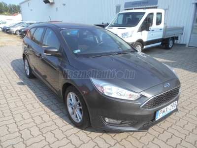 FORD FOCUS 1.6 Ti-VCT Technology Powershift M.o.-i..szervizkönyv.Áfás!