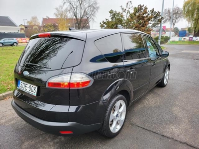 FORD S-MAX 2.0 Titanium 180.000km!ÉRINTŐS SZÍNES NAVI!Tempomat! Ülésfűtés!HŐVÉDŐS ÜVEGEK Téli-nyári keré