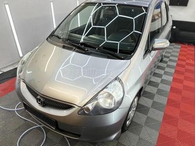 HONDA JAZZ 1.4 LS My. 2005 FOGLALÓZVA 2024.02.05.IG! 2ÉV MŰSZAKI. 2KULCS