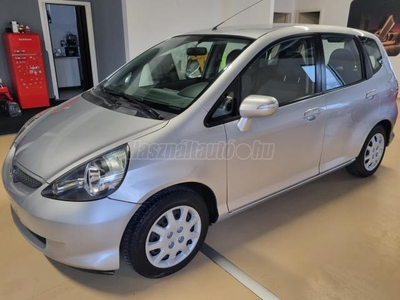 HONDA JAZZ 1.4 LS My. 2005 Első tulajdonos.Törésmentes.Végig szervízelt!