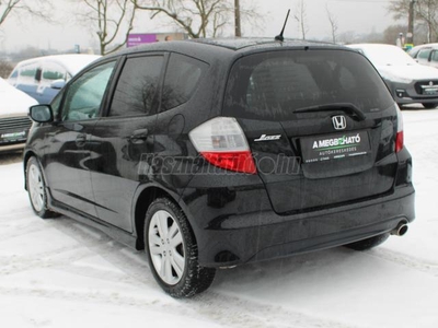 HONDA JAZZ 1.4 S 65e km. SPORT. Szervizkönyv