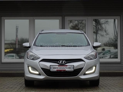 HYUNDAI I30 CW 1.4i Comfort DIGIT-ÜLÉSFŰTÉS-SÉRÜLÉSMENTES-SZERVÍZKÖNYV-HOROG