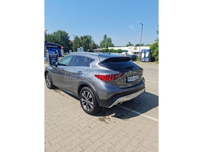 INFINITI QX30 2.2d Premium AWD DCT