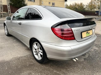 MERCEDES-BENZ C 180 Kompressor Sportcoupe 197e KM! Üvegtető. Tempomat. Korrodált!!!