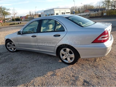 MERCEDES-BENZ C 220