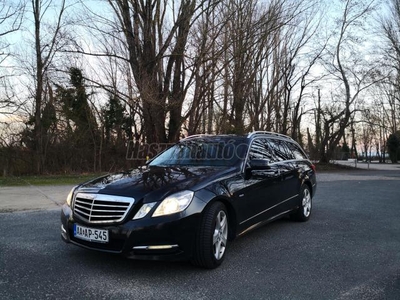 MERCEDES-BENZ E 220 CDI T BlueEFFICIENCY Avantgarde