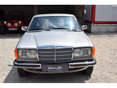 MERCEDES-BENZ E 230 C123 230E