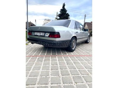 MERCEDES-BENZ W 124 260E