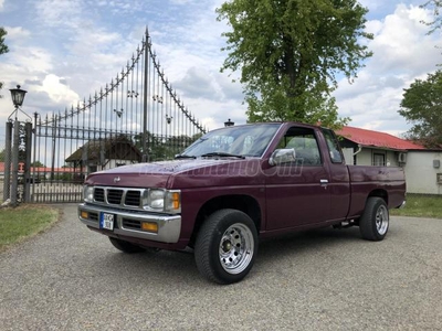 NISSAN PICK UP 2.4 4WD King Cab 2wd