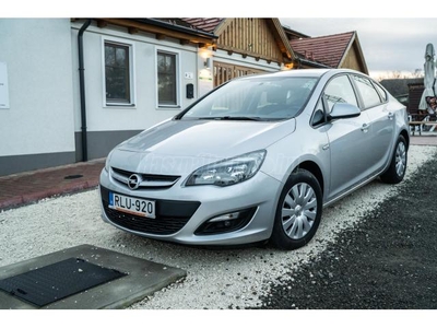 OPEL ASTRA J Sedan 1.4 T Enjoy Garantált km. Friss Műszaki