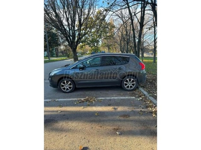 PEUGEOT 3008 2.0 HDi Premium Pack