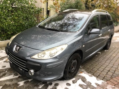 PEUGEOT 307 SW 1.6 HDi Symbole 198.000km.7üléses.frissen szervizelt.üvegtetős.Téli-Nyári kerékszett