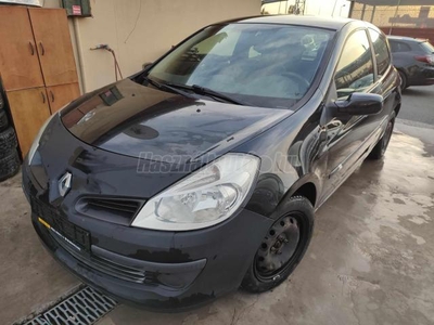 RENAULT CLIO 1.2 16V Authentique FRISS MŰSZAKI. HIDEG KLÍMA.SZERVIZELT. 2 GYÁRI KULCS