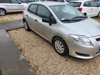 TOYOTA AURIS 1.4 Luna